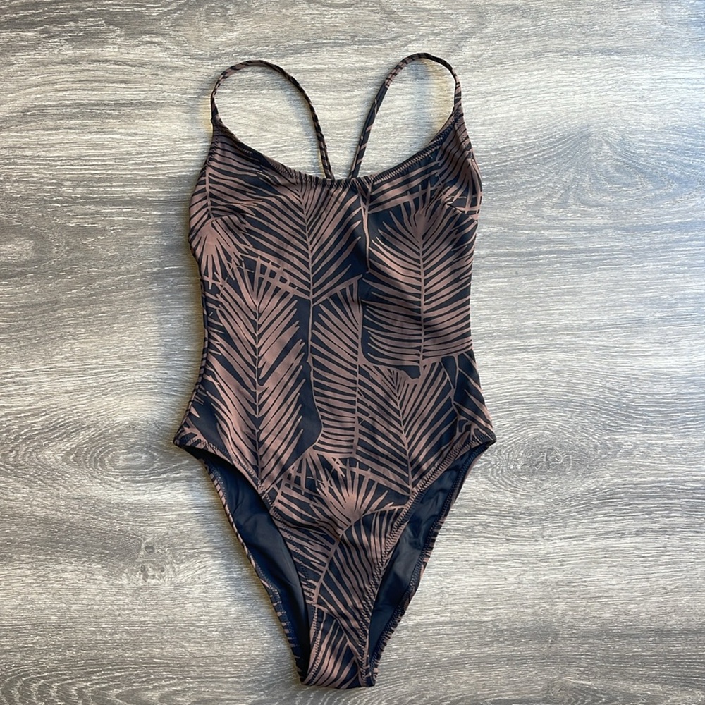 Vuori Sunkissed One Piece Women's Swimsuit, chocolate fronds - Picture 2 of 10